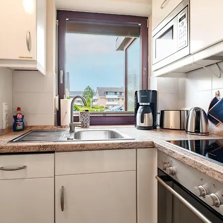 Lynn Apartment *